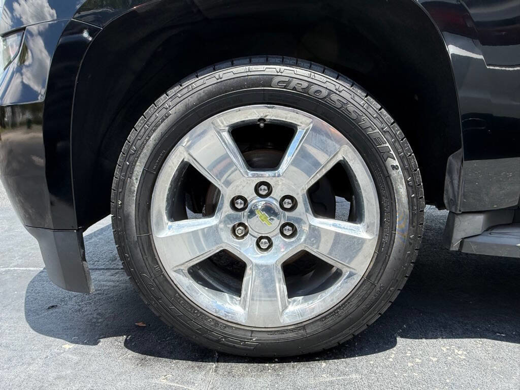 Used 2015 Chevrolet Suburban LT image 30