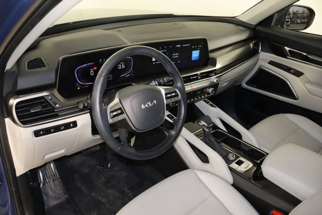 Used 2025 Kia Telluride S FWD image 28