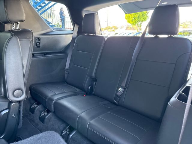 Certified 2023 Chevrolet Traverse LT FWD image 29