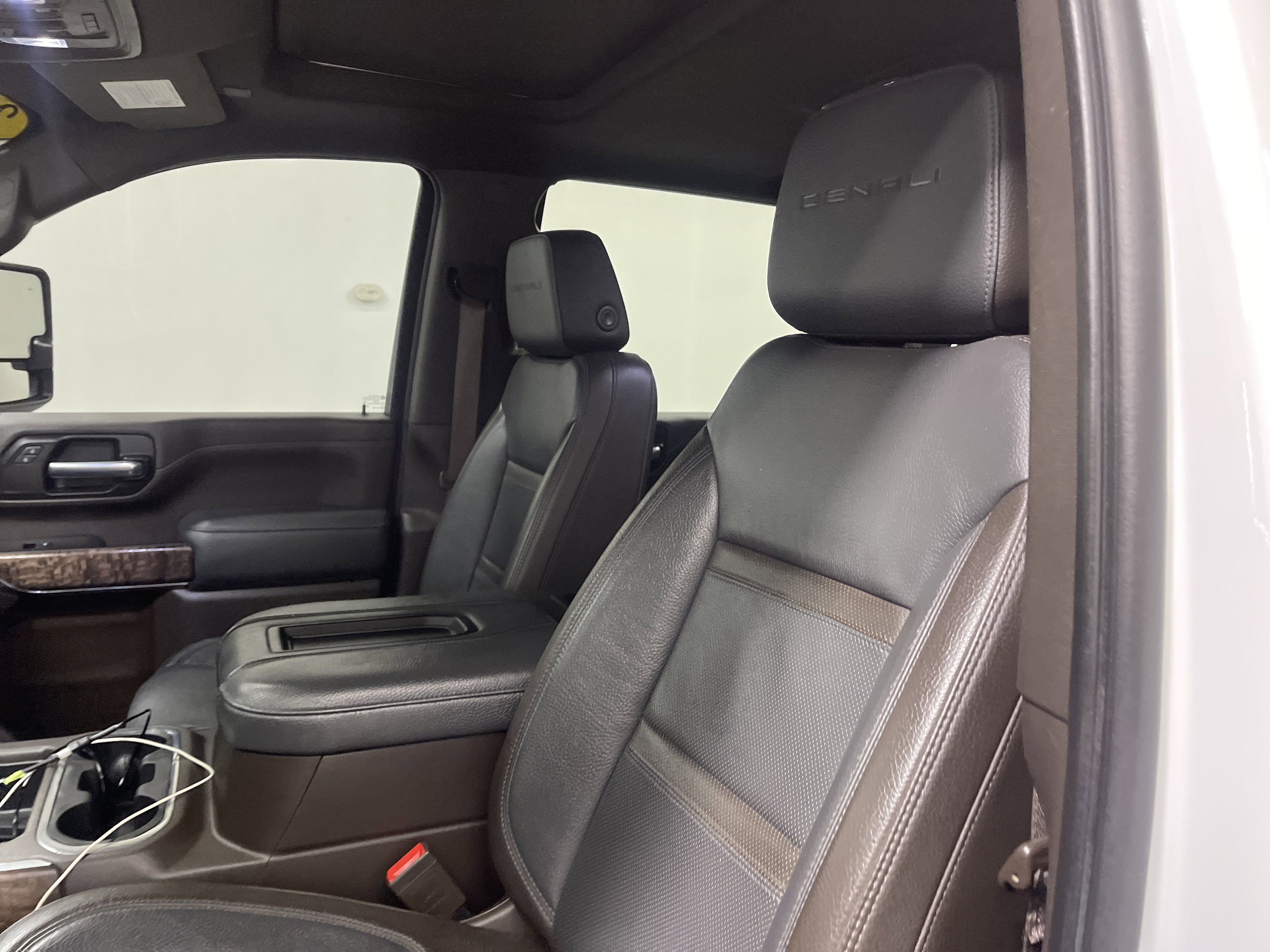 Used 2020 GMC Sierra 2500 Denali w/ Denali Ultimate Package image 11