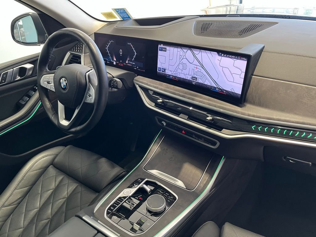 Used 2023 BMW X7 xDrive40i w/ Parking Assistance Package AWD/4WD image 38