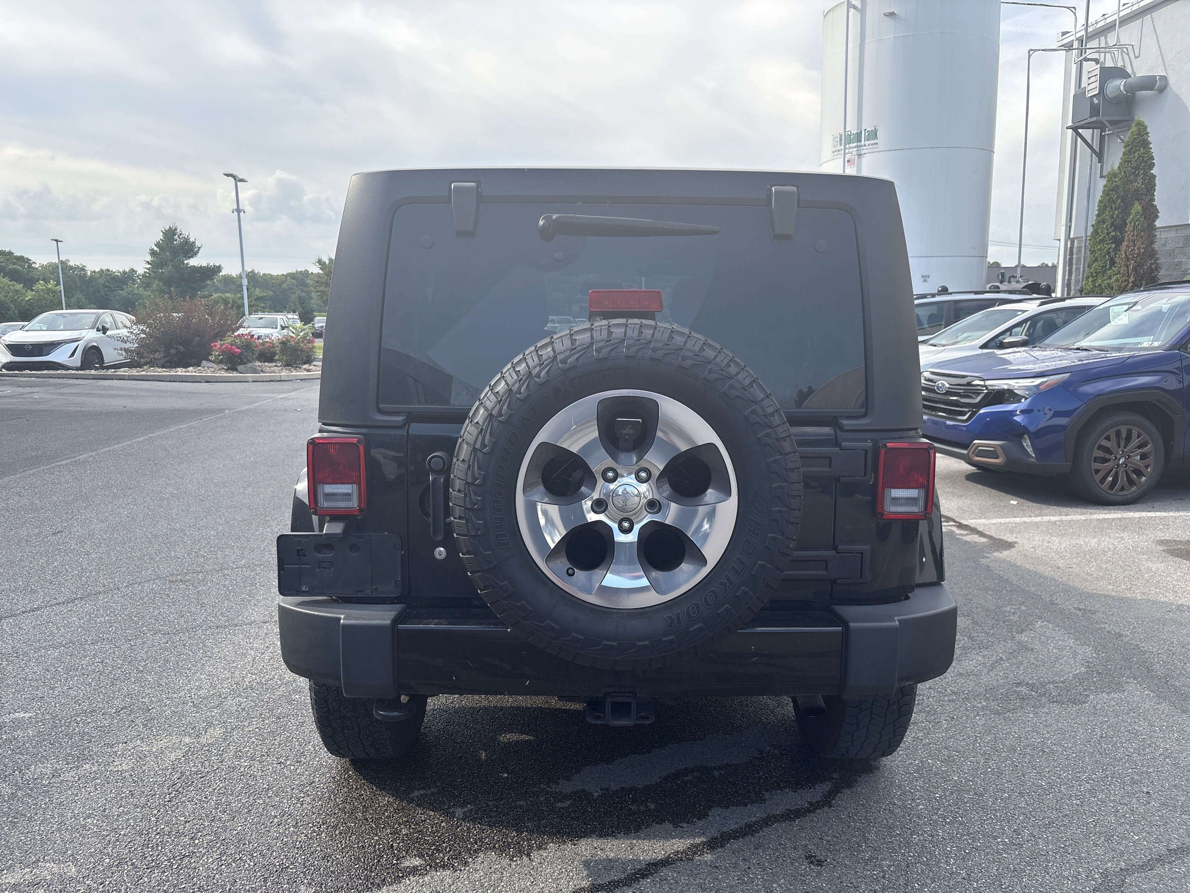 Used 2017 Jeep Wrangler Unlimited Sahara w/ Connectivity Group image 7