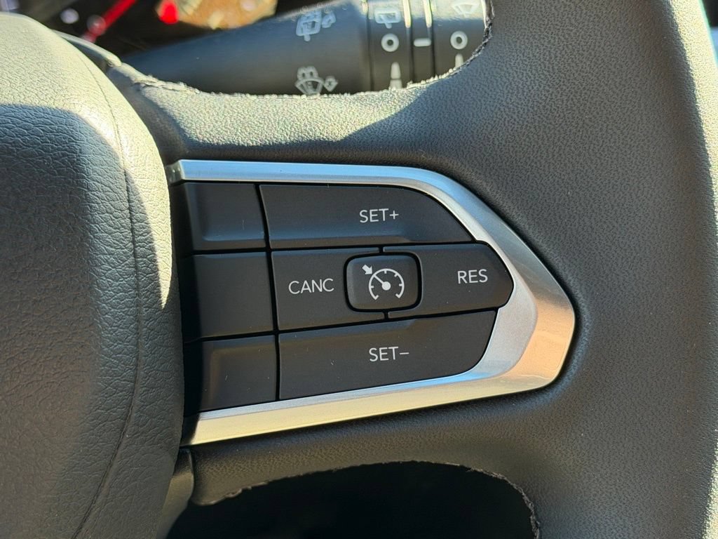 New 2026 Jeep Compass Latitude w/ Sun and Sound Group AWD/4WD image 17