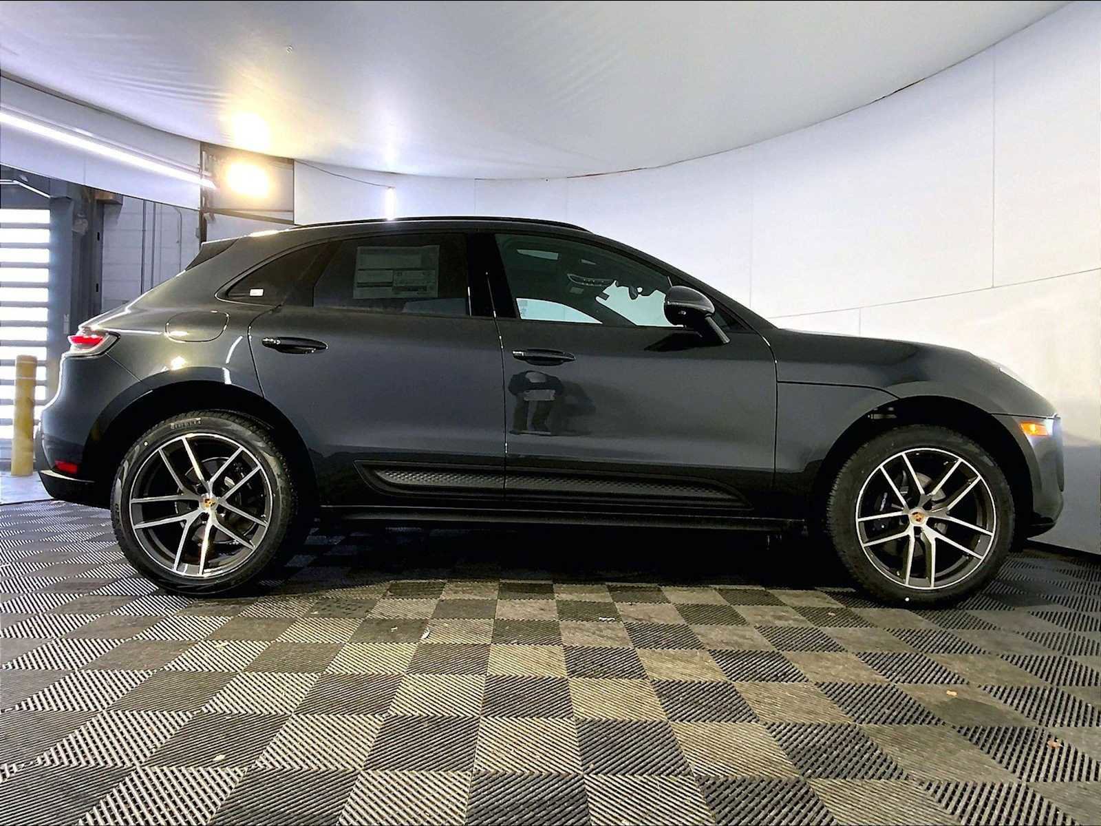 New 2026 Porsche Macan AWD/4WD image 8