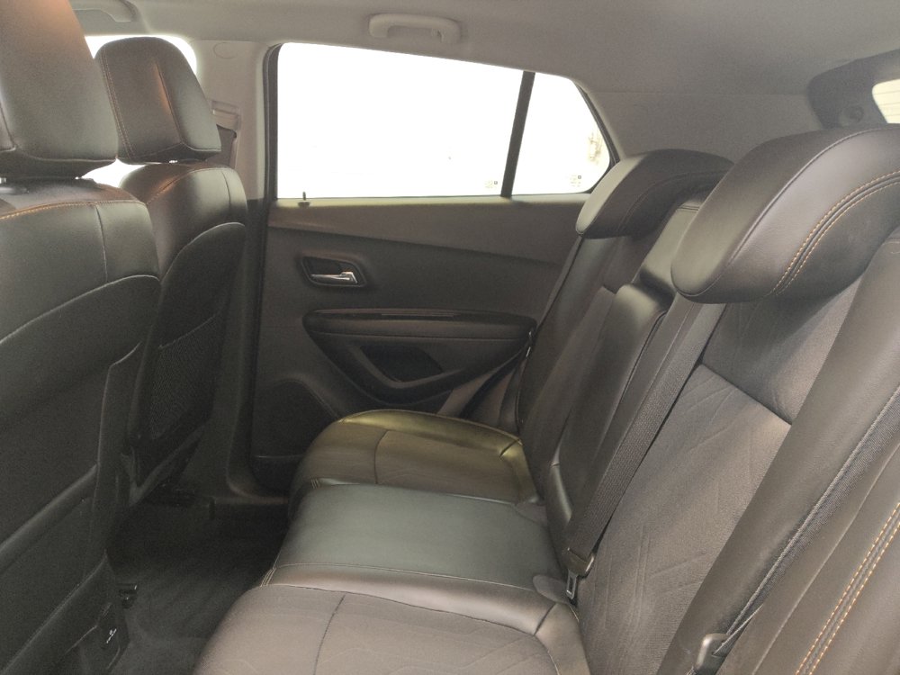 Used 2019 Chevrolet Trax LT w/ LT Convenience Package AWD/4WD image 18