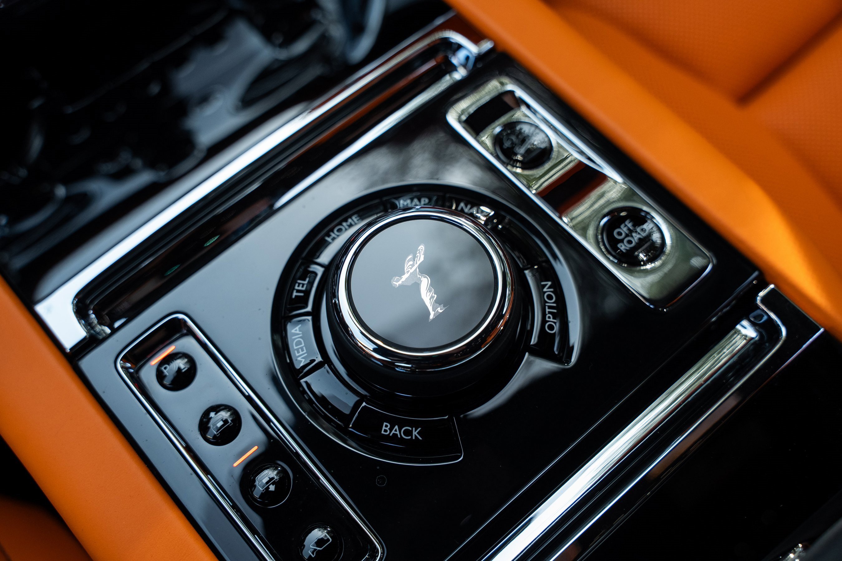Used 2025 Rolls-Royce Cullinan image 35