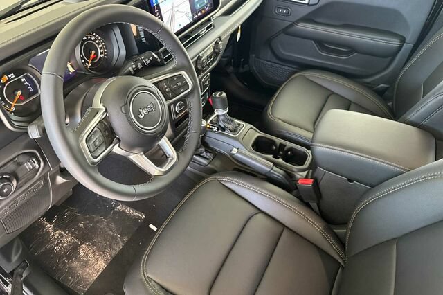 New 2027 Jeep Wrangler Unlimited Sahara AWD/4WD image 7