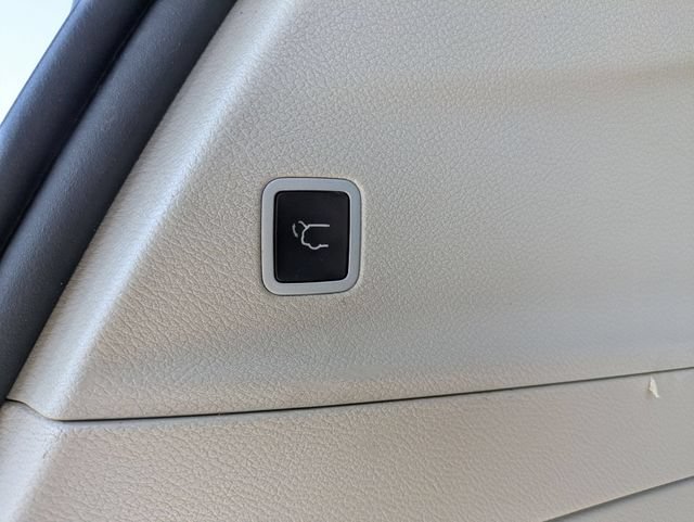 Used 2017 Chrysler Pacifica Touring FWD image 23