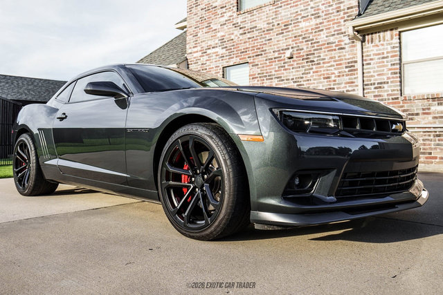 Used 2015 Chevrolet Camaro SS w/ SS Performance Package RWD image 12