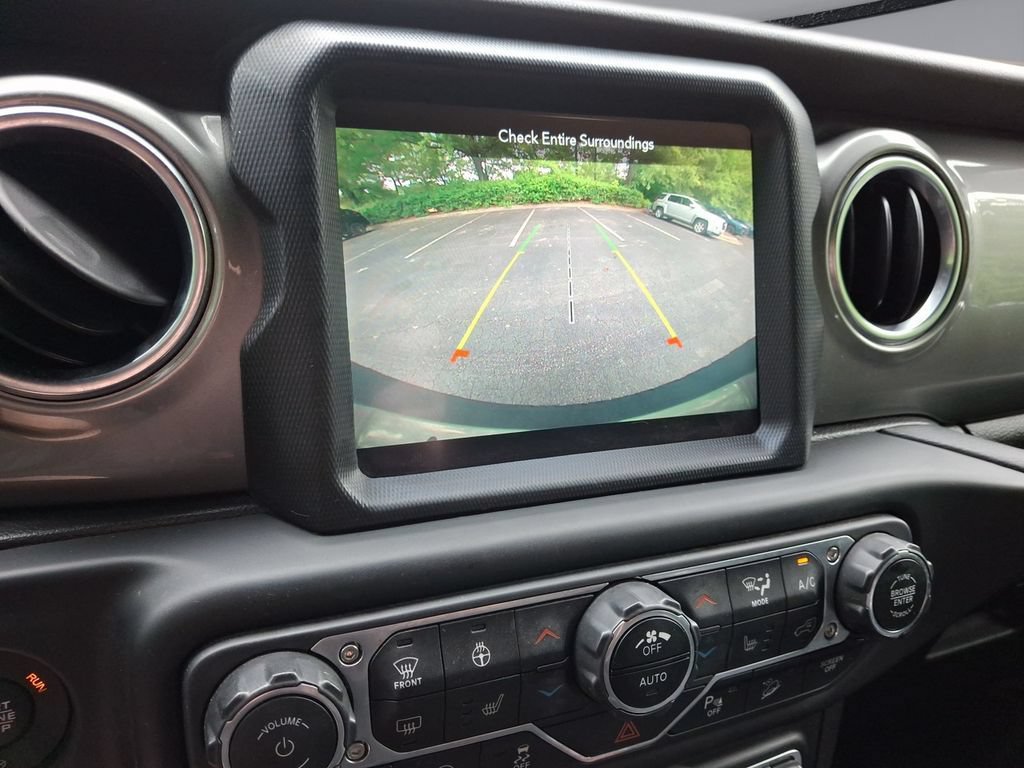 Used 2020 Jeep Wrangler Unlimited Sahara AWD/4WD image 15