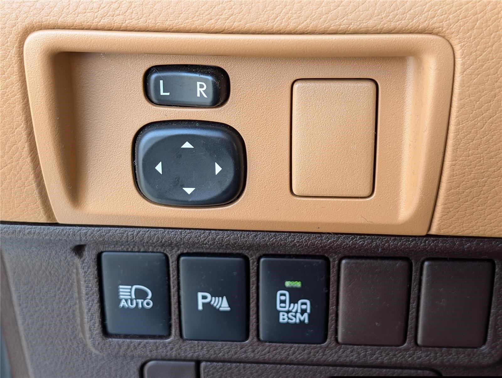 Used 2018 Lexus ES 350 w/ Navigation System Package image 20