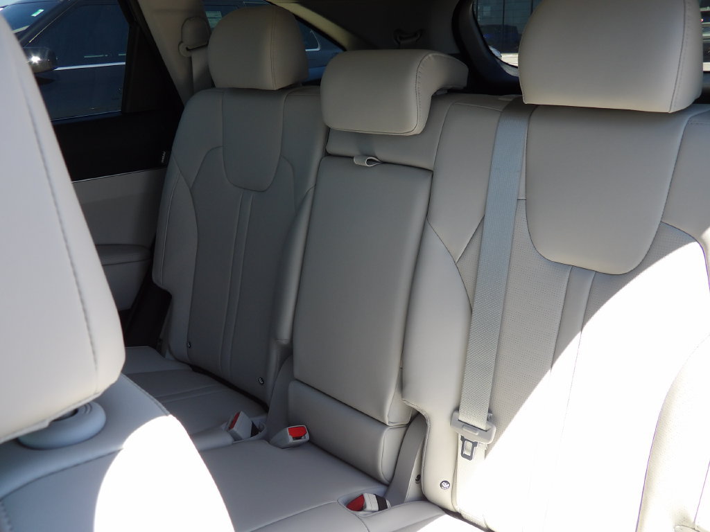 New 2026 Kia Sorento S w/ S Panoramic Sunroof Package FWD image 23