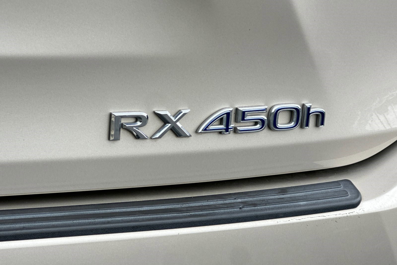 Used 2019 Lexus RX 450h AWD w/ Navigation Package image 22