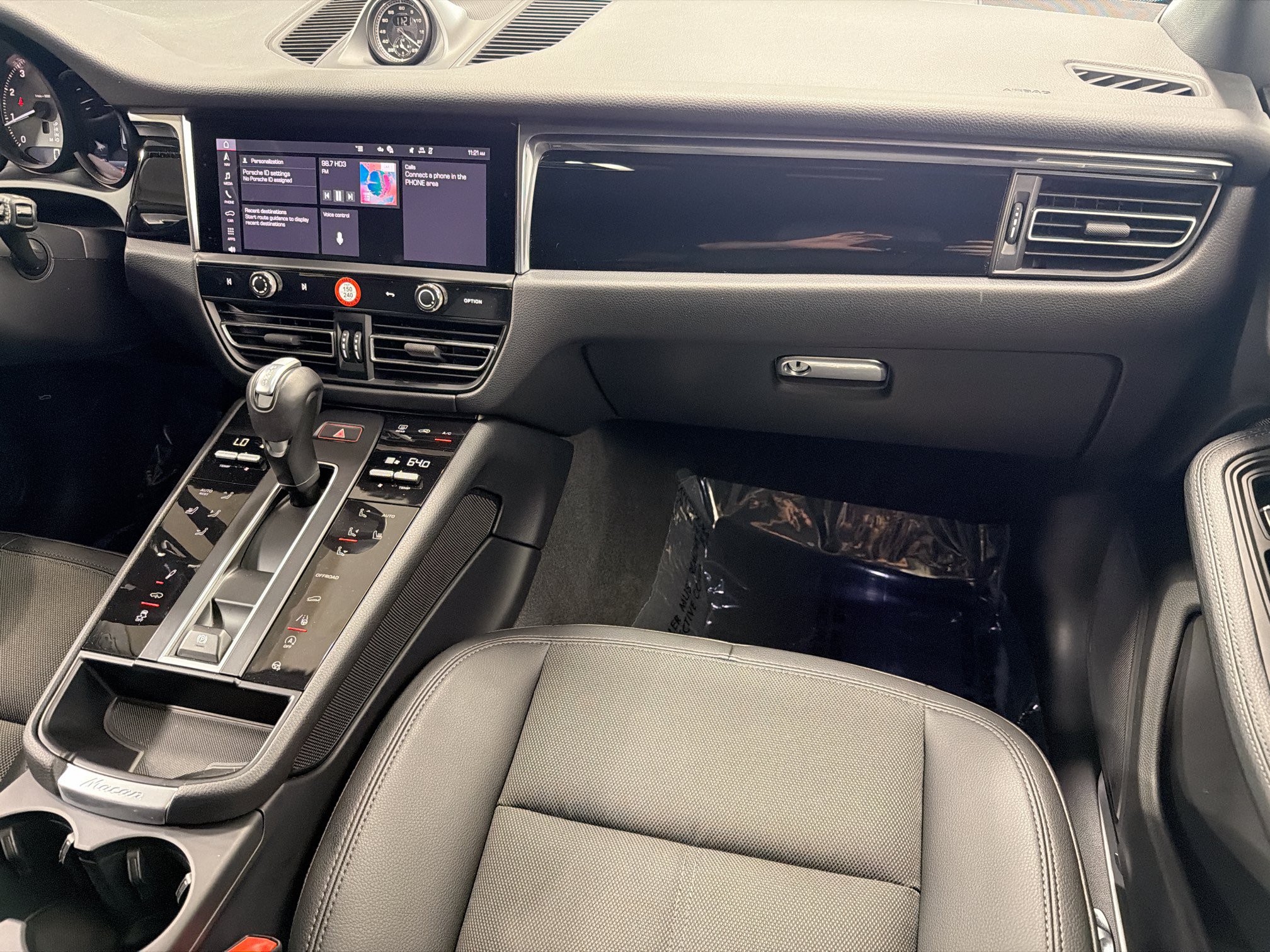 Certified 2026 Porsche Macan S AWD/4WD image 18
