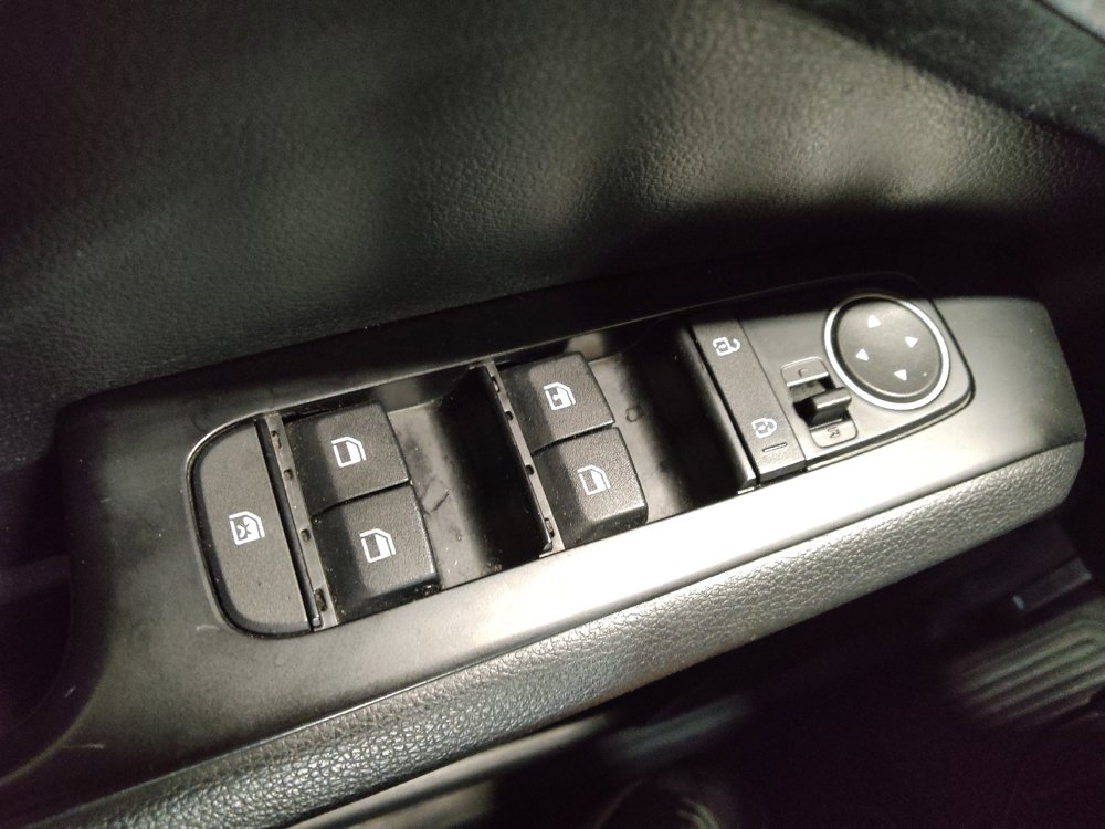 Used 2023 Kia Soul LX w/ LX Technology Package FWD image 27