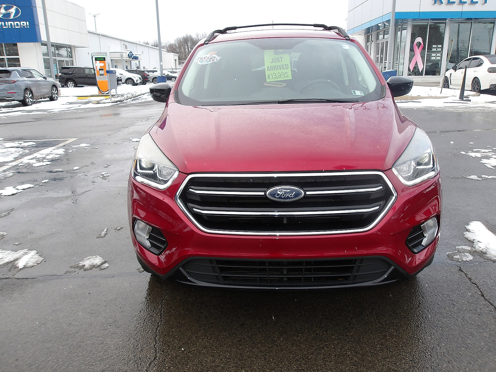 Used 2019 Ford Escape SE image 2