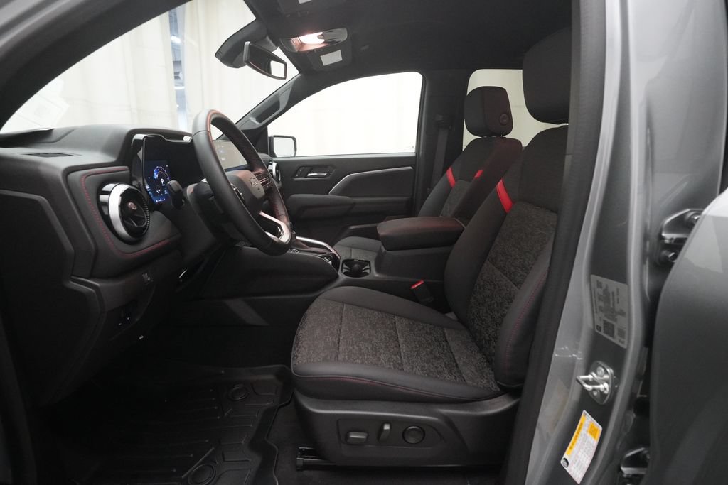 Used 2024 Chevrolet Colorado Z71 w/ Z71 Convenience Package 2 AWD/4WD image 7