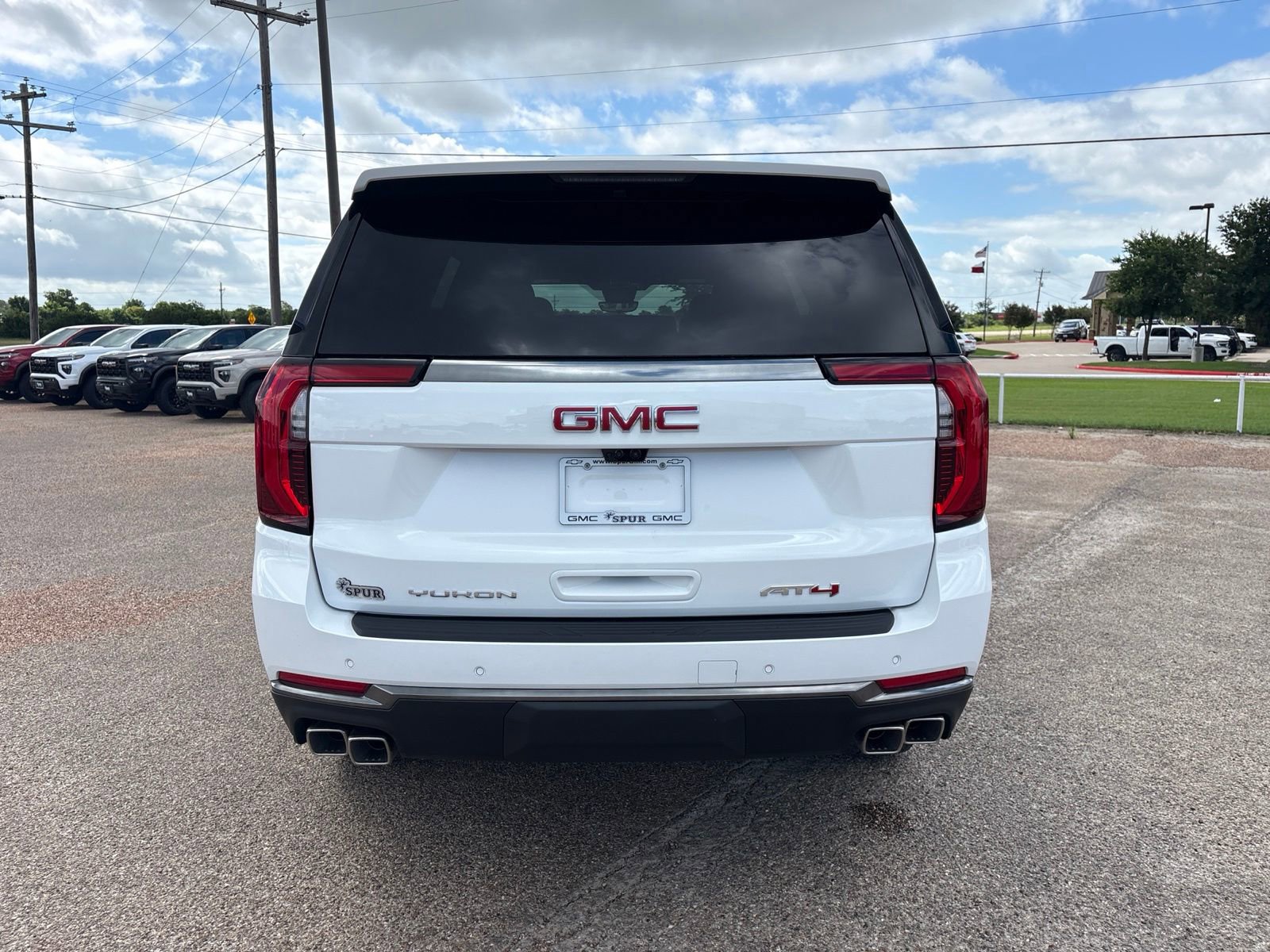 New 2026 GMC Yukon AT4 w/ AT4 Premium Package AWD/4WD image 5