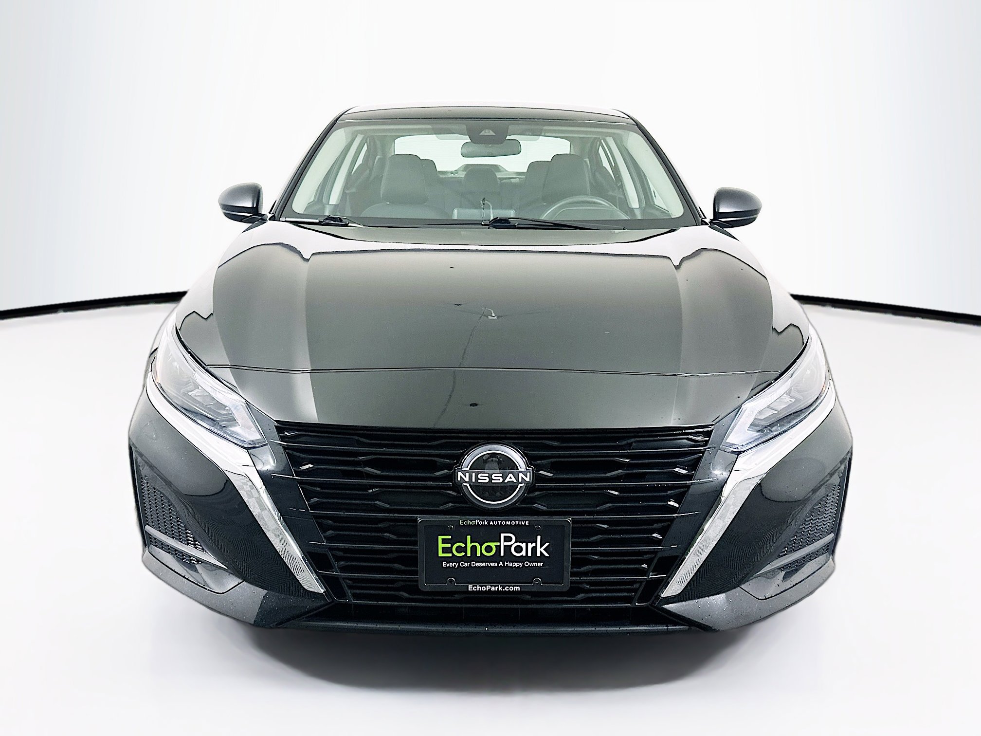 Used 2025 Nissan Altima 2.5 SV FWD image 2