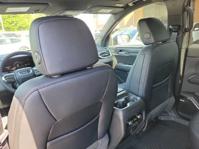 New 2026 GMC Acadia Elevation w/ Elevation Premium Package AWD/4WD image 12