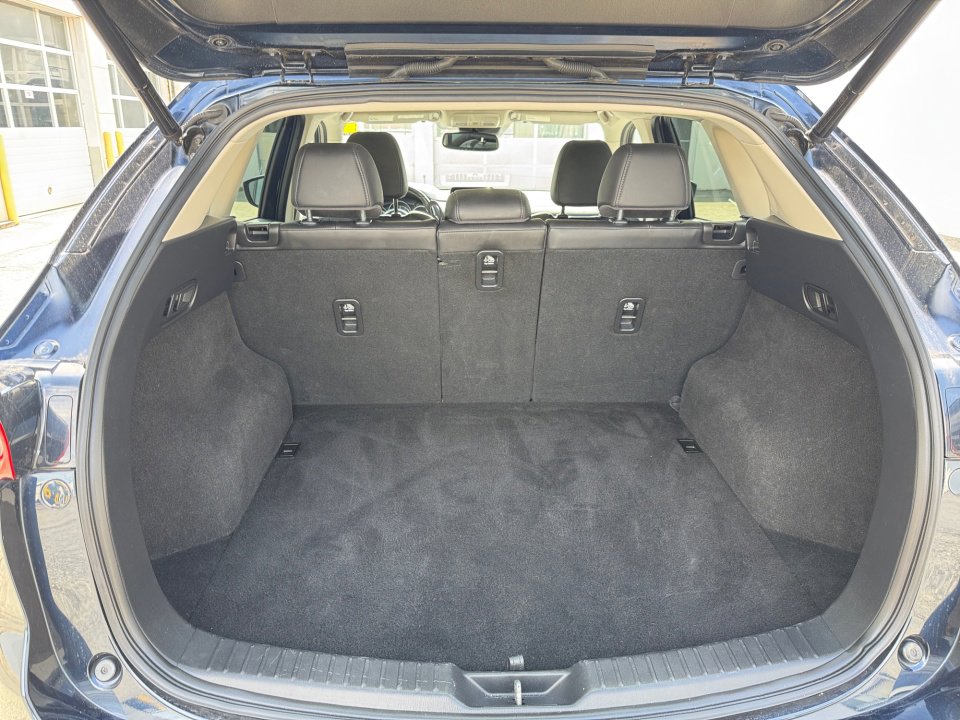 Used 2018 MAZDA CX-5 Touring w/ Preferred Equipment Package FWD image 19
