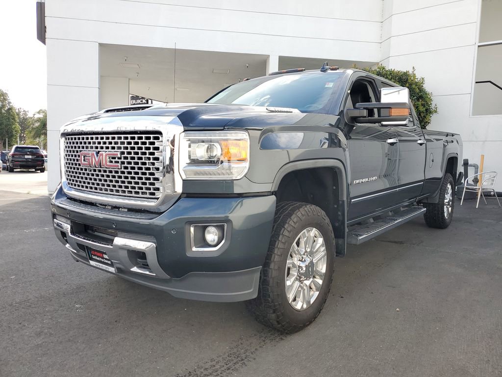 Used 2017 GMC Sierra 3500 Denali image 2