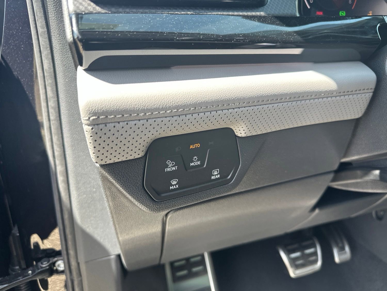 New 2026 Volkswagen Atlas Peak Edition AWD/4WD image 14