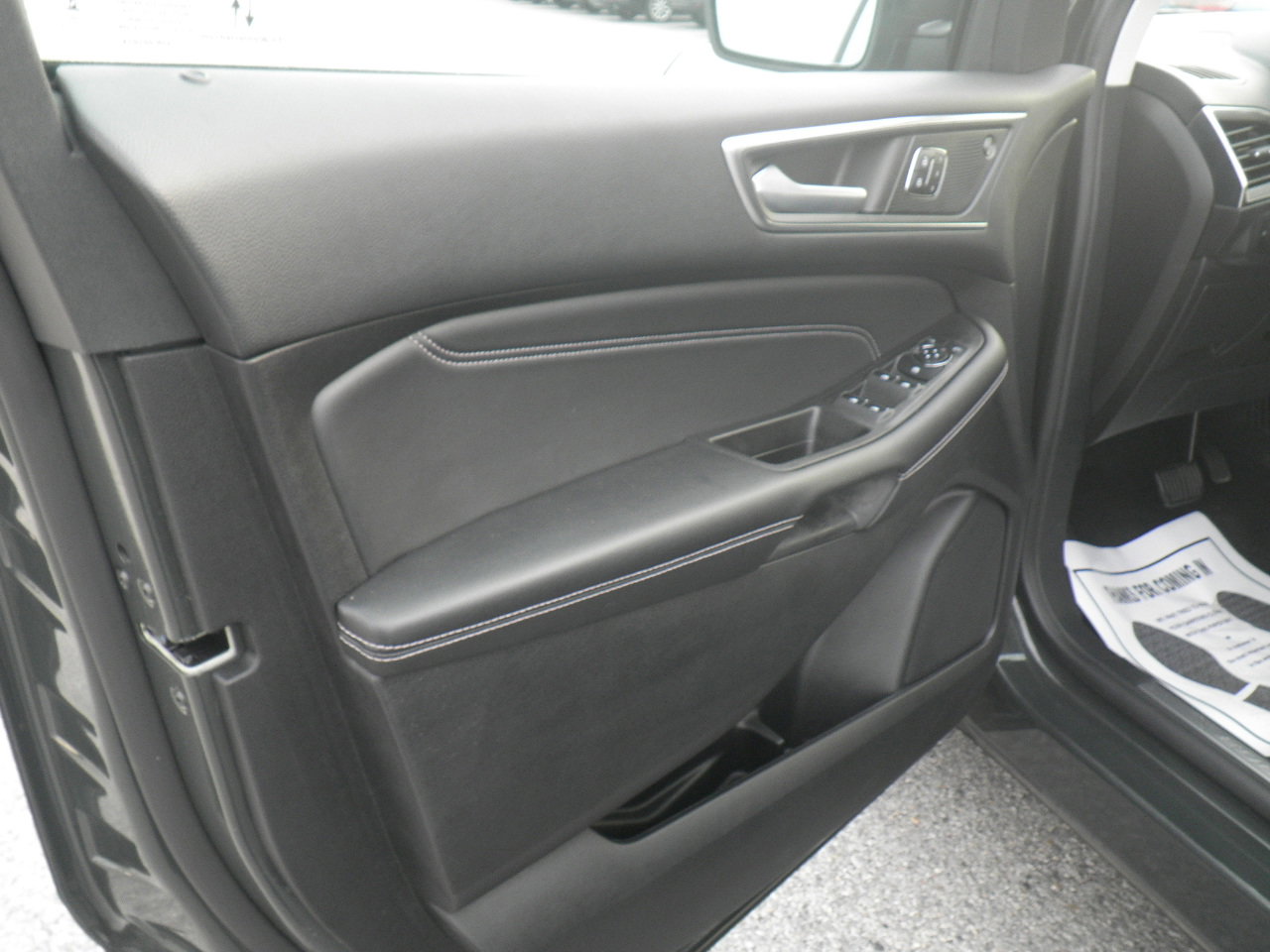 Certified 2024 Ford Edge Titanium w/ Equipment Group 301A image 15