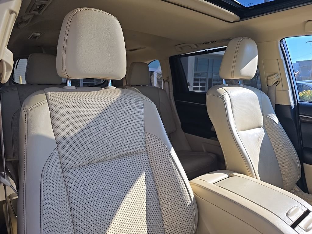 Used 2016 Toyota Highlander Limited image 35