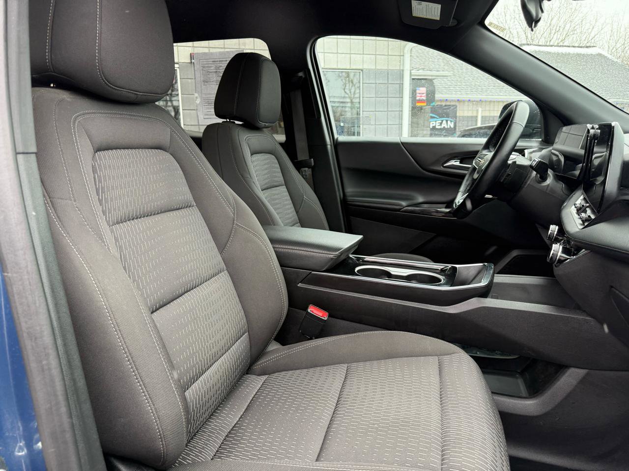 Used 2025 Chevrolet Equinox LT image 16