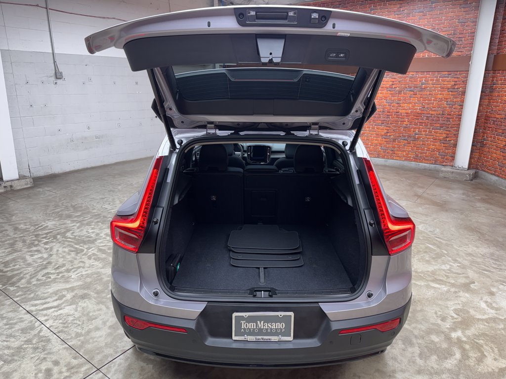 Used 2026 Volvo XC40 B5 Plus AWD/4WD image 29