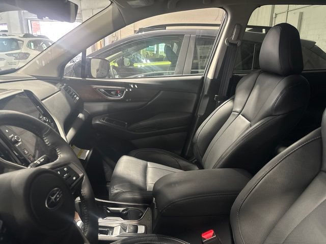 Used 2025 Subaru Ascent Touring AWD/4WD image 4