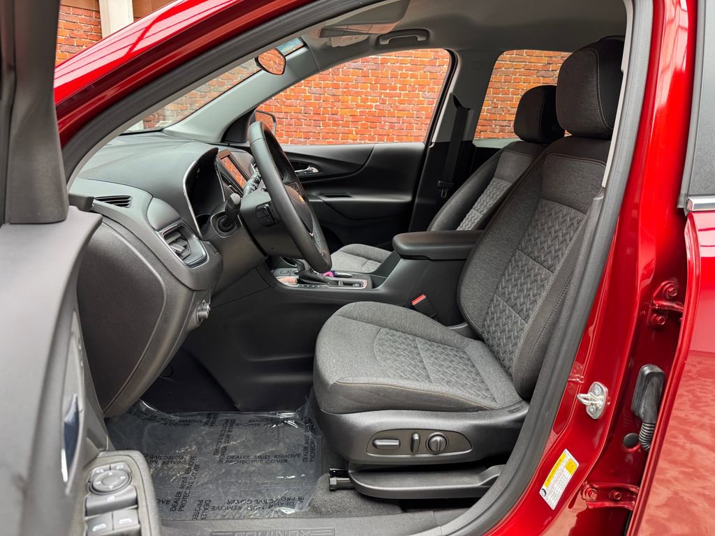 Used 2023 Chevrolet Equinox LT FWD image 20