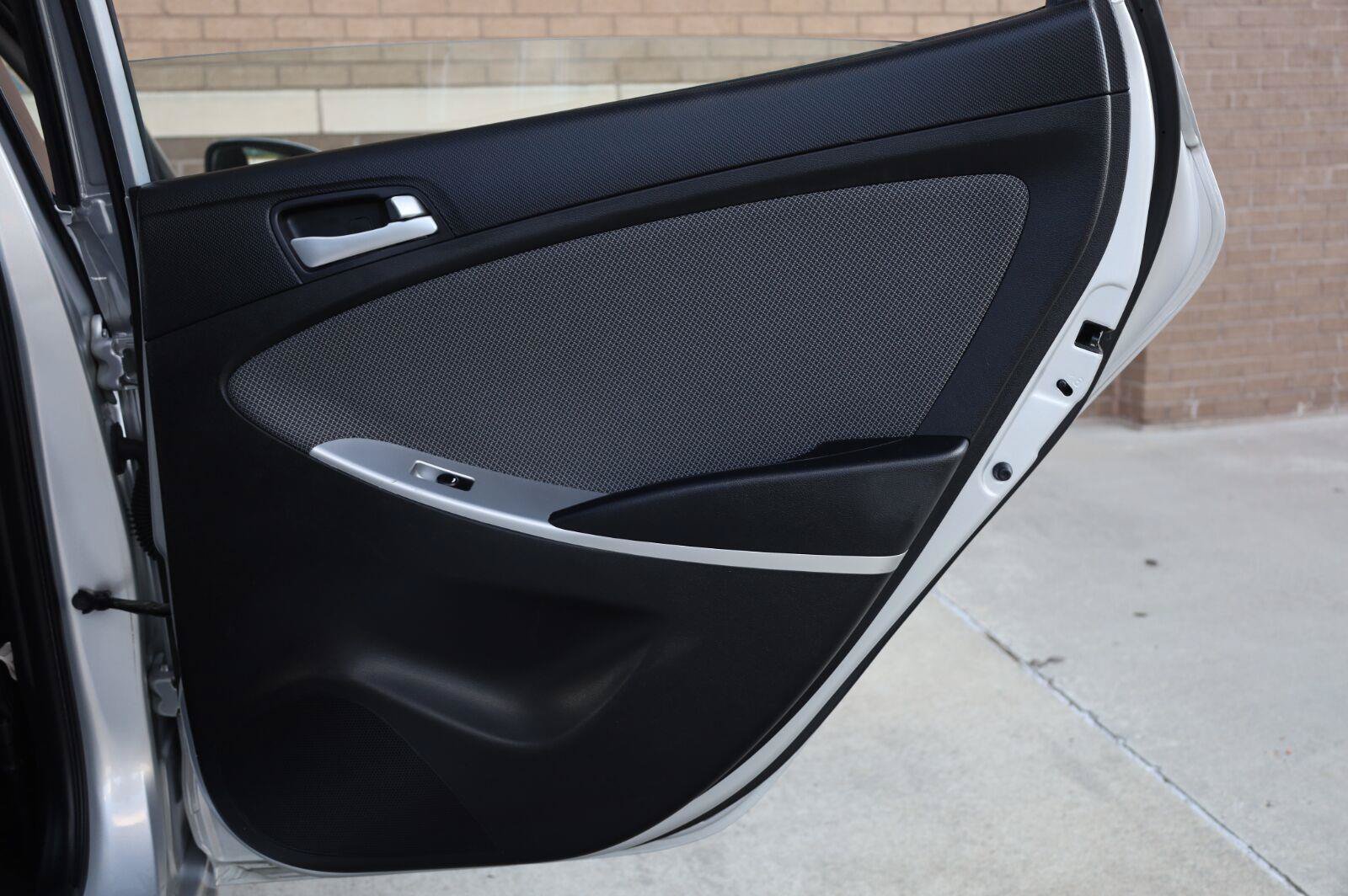 Used 2013 Hyundai Accent GS FWD image 22