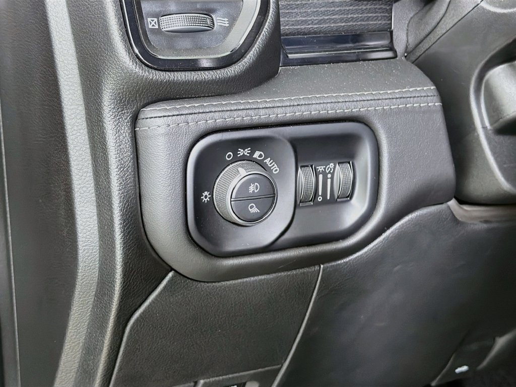 Used 2024 RAM 2500 Limited AWD/4WD image 13