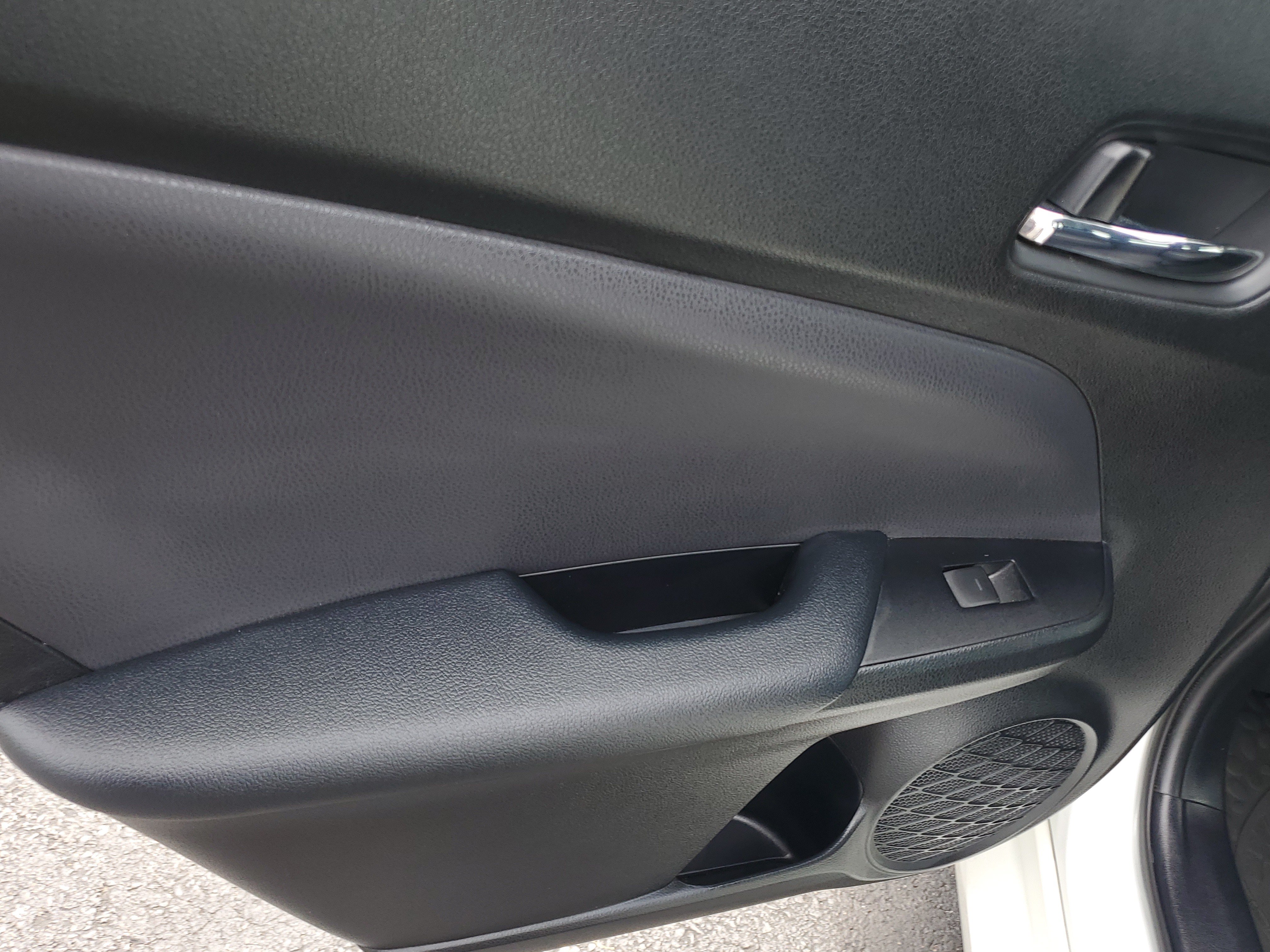 Used 2019 Toyota Prius XLE AWD/4WD image 14