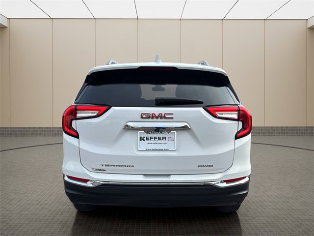 Used 2023 GMC Terrain SLT image 4