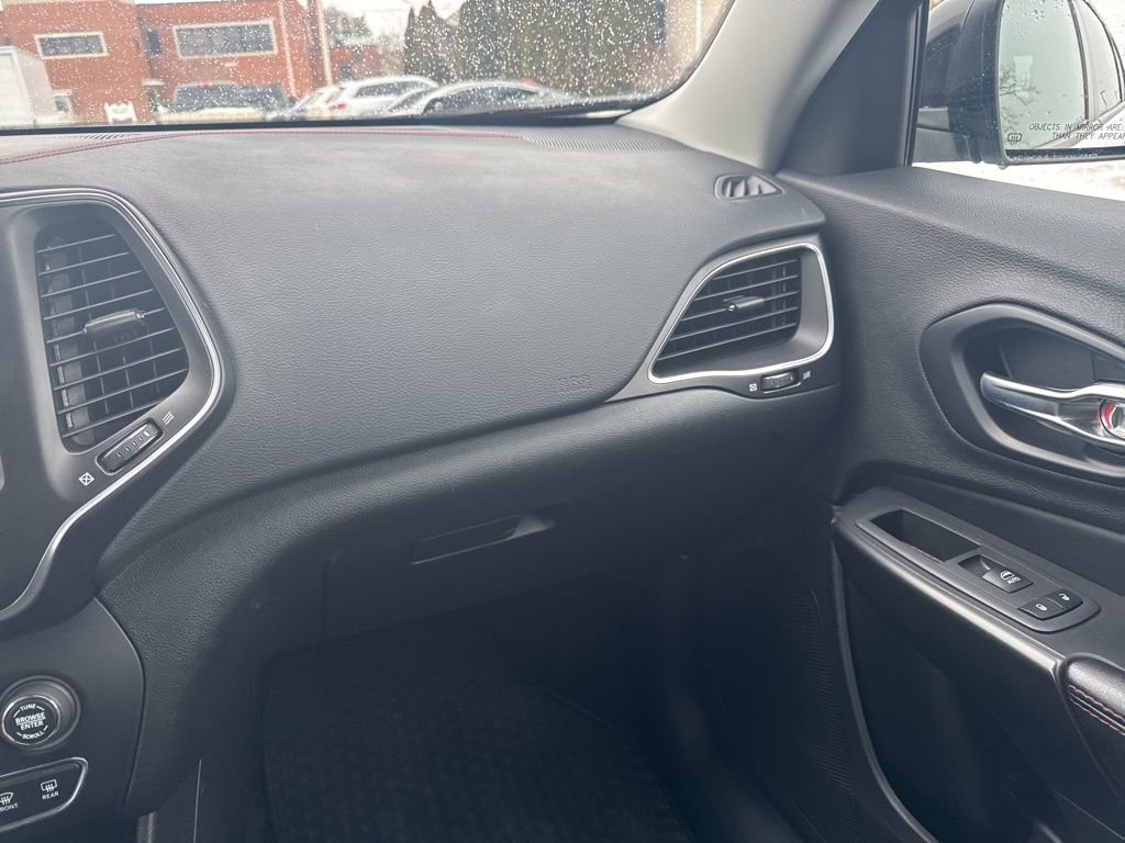 Used 2022 Jeep Cherokee Trailhawk w/ Premium Leather Package image 29