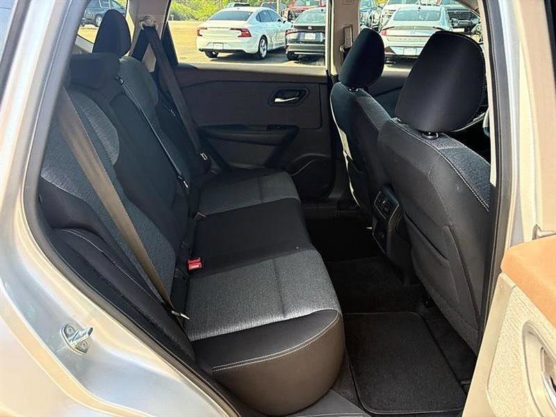 Used 2022 Nissan Rogue SV FWD image 49