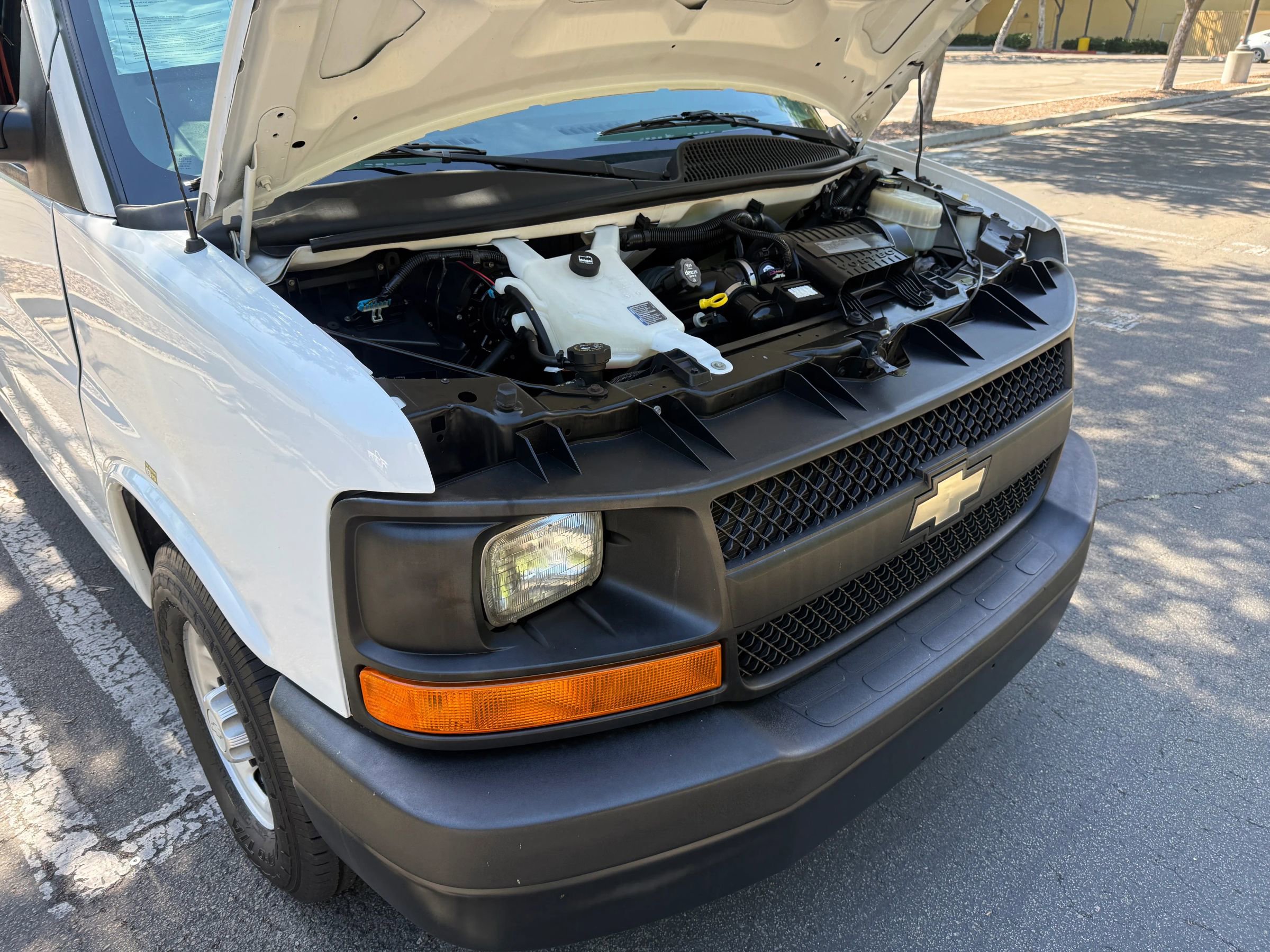 Used 2015 Chevrolet Express 2500 image 32