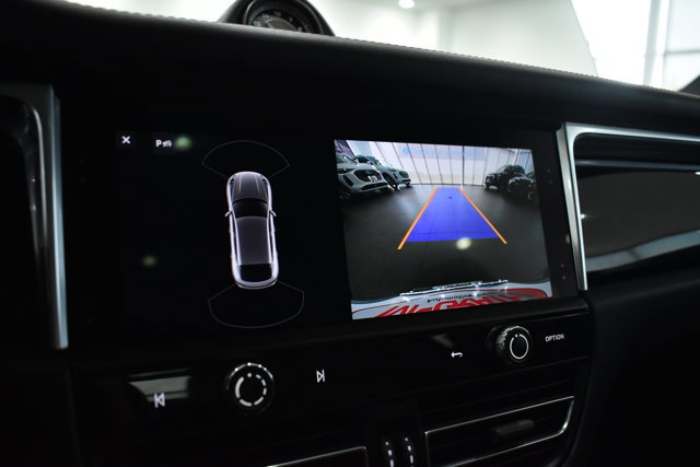 Used 2022 Porsche Macan S image 21