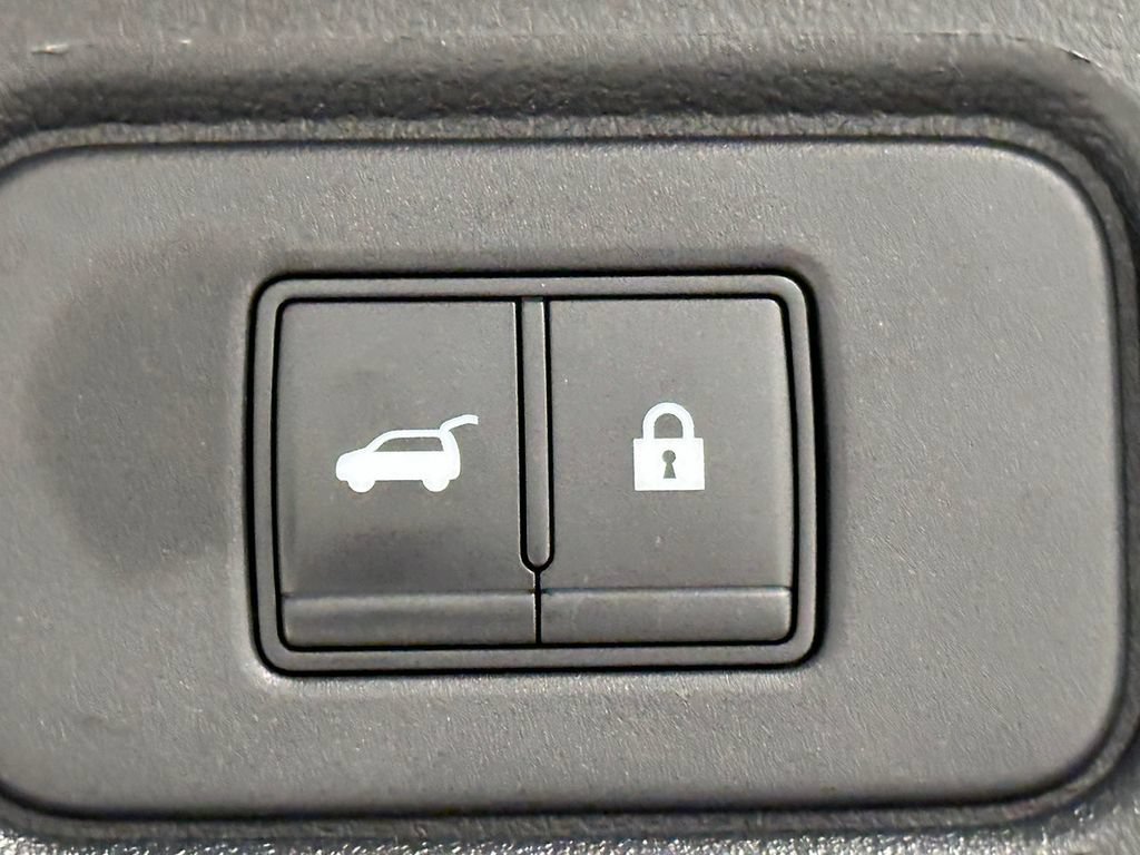 Used 2022 Nissan Pathfinder Platinum w/ Cargo Package AWD/4WD image 13