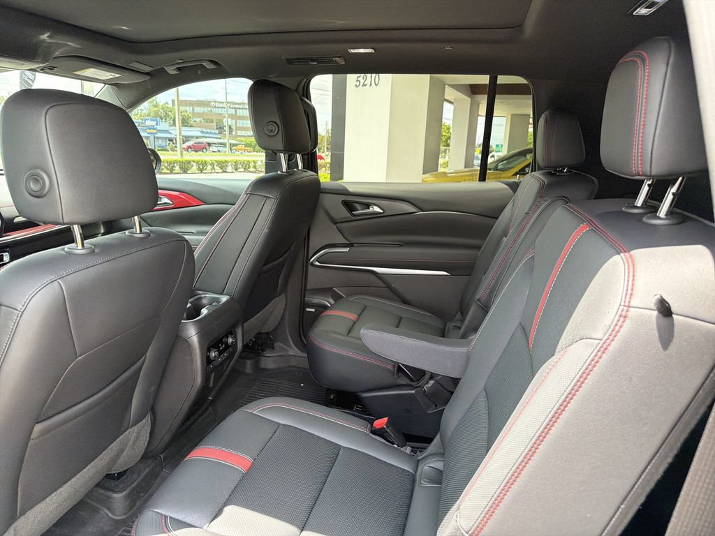 Certified 2024 Chevrolet Traverse RS FWD image 22