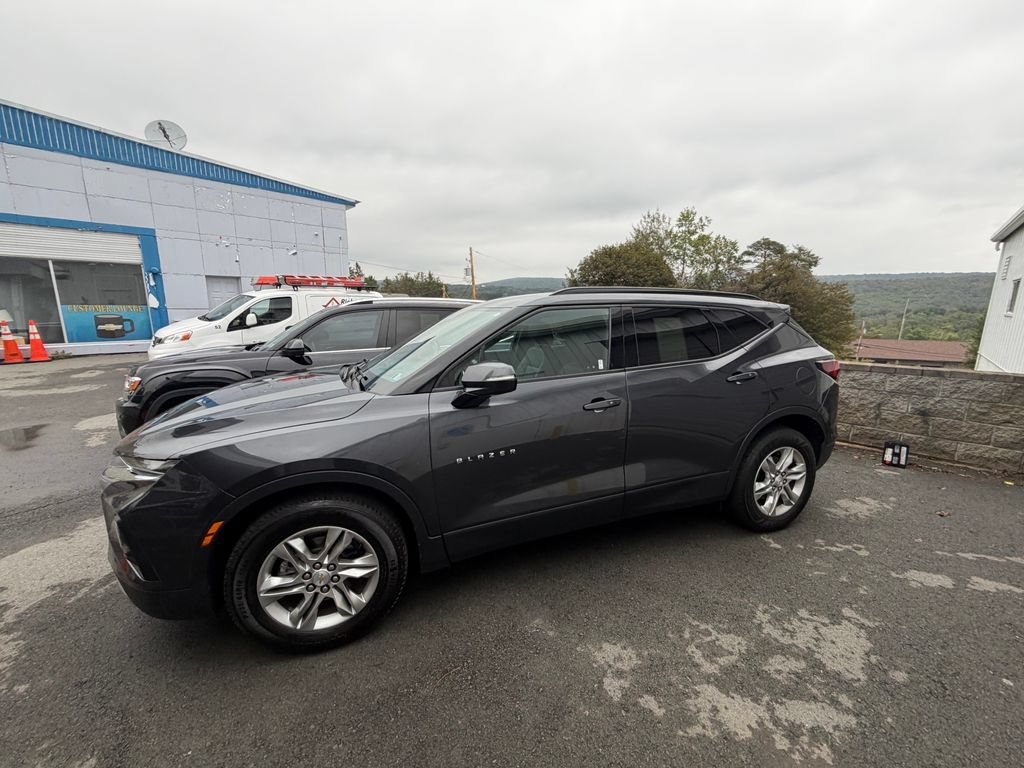 Used 2021 Chevrolet Blazer LT w/ Sound & Technology Package AWD/4WD image 2