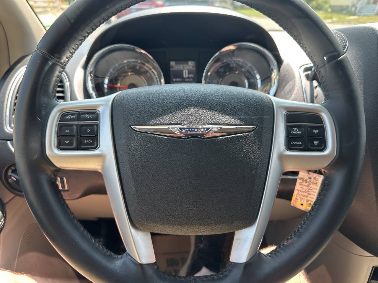 Used 2014 Chrysler Town & Country Touring FWD image 19