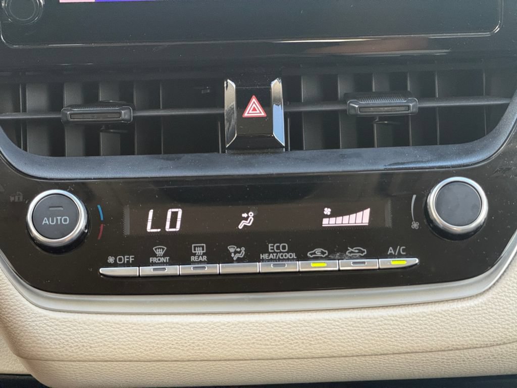 Used 2023 Toyota Corolla LE FWD image 18