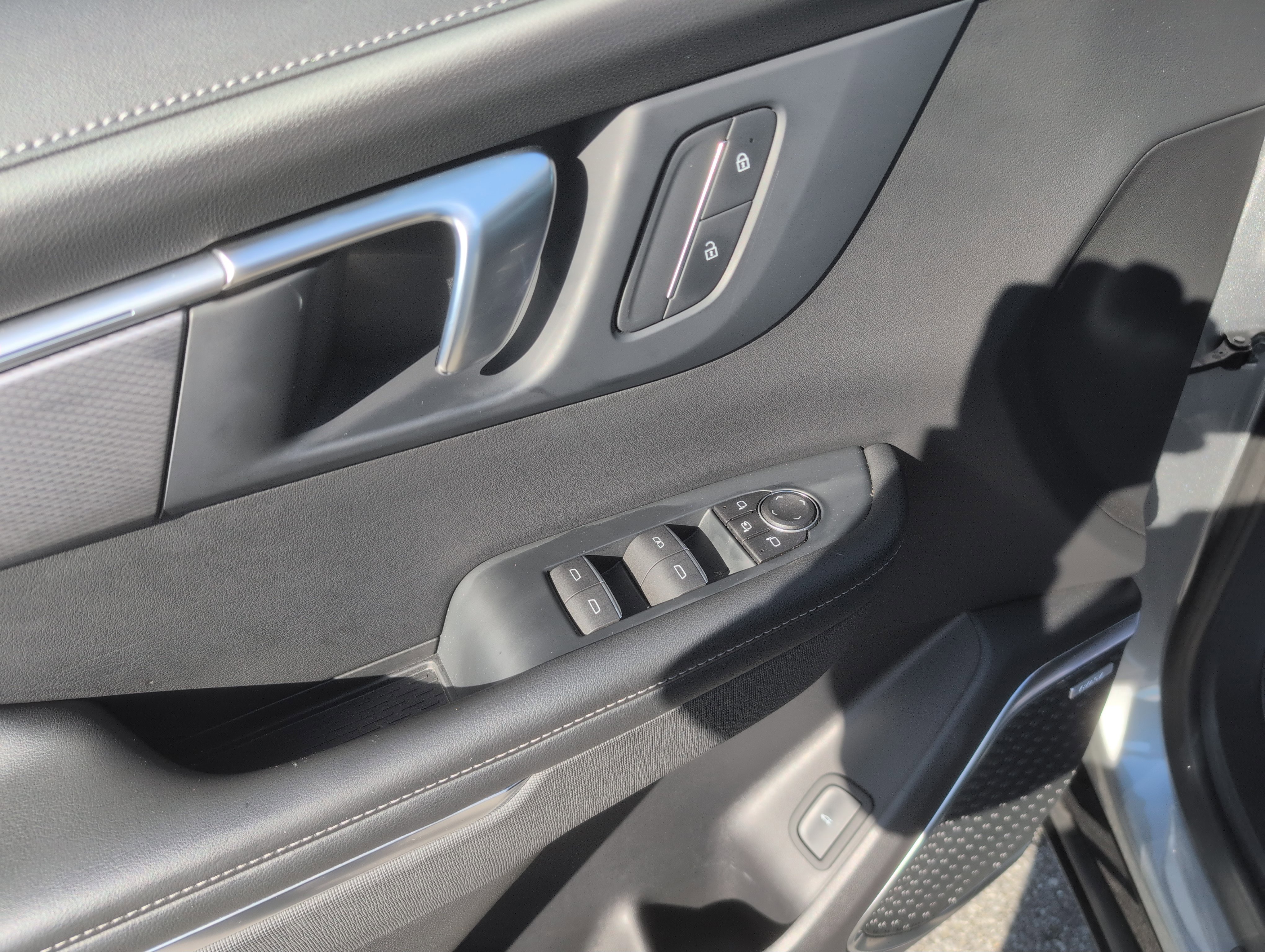 Used 2025 Buick Enclave Sport Touring w/ LPO, Floor Liner Package image 15