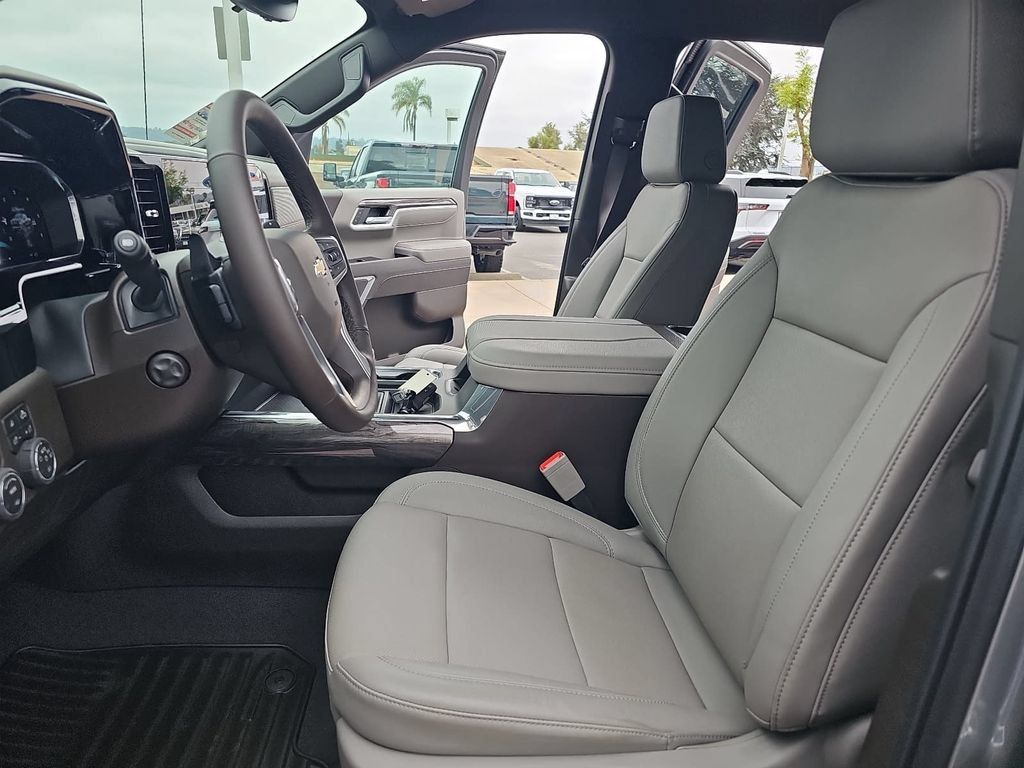 New 2026 Chevrolet Silverado 1500 LTZ w/ Technology Package AWD/4WD image 14