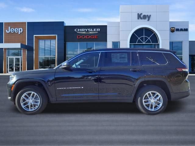 New 2024 Jeep Grand Cherokee L Laredo w/ Trailer Tow Package AWD/4WD image 2