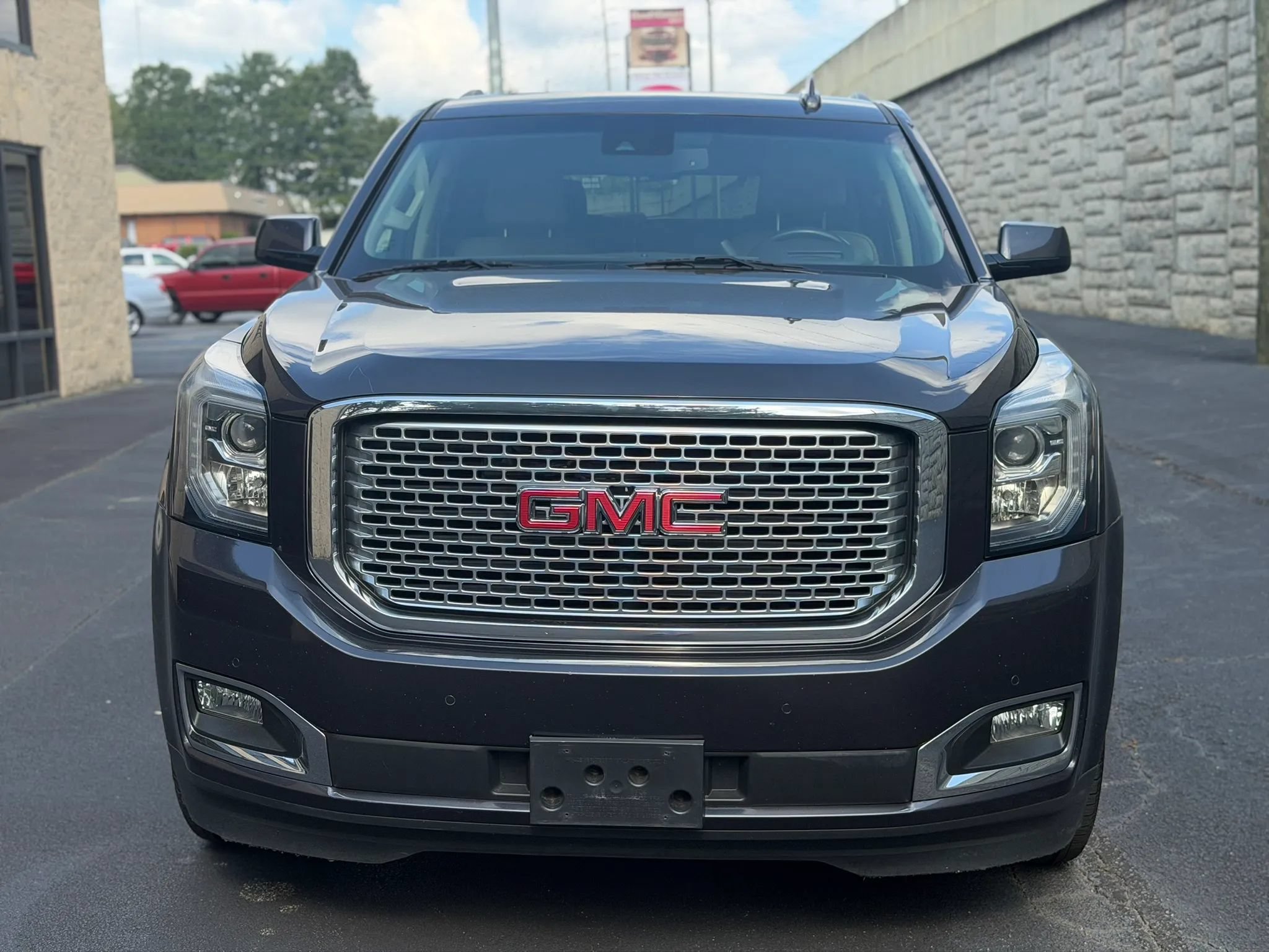 Used 2017 GMC Yukon Denali w/ Open Road Package RWD image 3